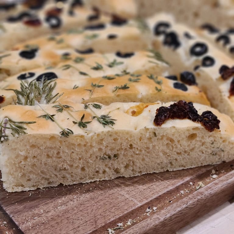 Fat-free Garlic and Herb Focaccia